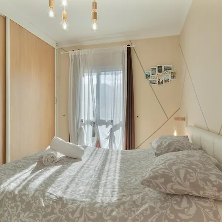 Apartamento Luminoso Con Piscina